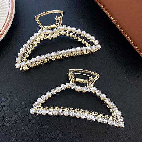 Mujeres Moda Geométrico Aleación Sombreros Enchapado Diamantes De Imitación Artificiales Perla Artificial Garras De Pelo's discount tags