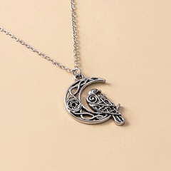 Unisex Fashion Crow Moon Alloy Necklace Plating Alloy Necklaces