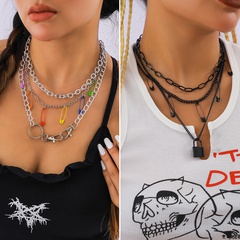 Frau Retro Punk Geometrisch Pin Legierung Metall Halskette Quaste