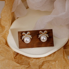 Women'S Sweet Bow Knot Alloy Rhinestones Earrings Pearl Metal Diamond Stud Earrings