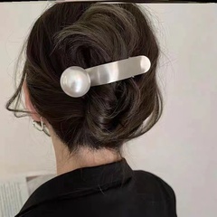 Women'S Sweet Geometric Imitation Pearl Alloy Pearl Plating Hair Clip