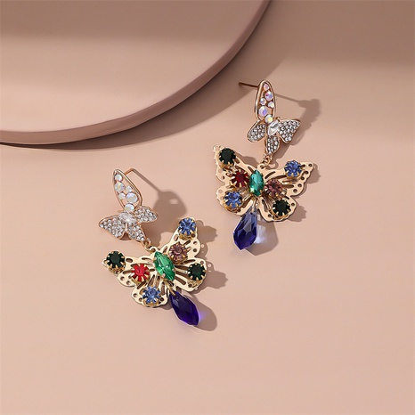 Pendientes de diamantes de imitación con incrustaciones de aleación de mariposa coloreada creativa de nuevo estilo's discount tags