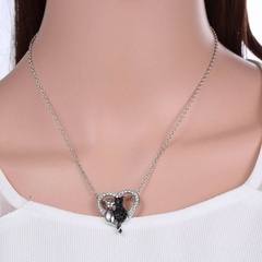 Fashion Ornament Black and White Cat Heart Shaped Pendant Alloy Necklace