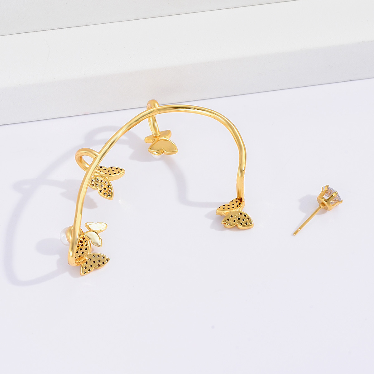 Frau Mode Sss Einfacher Stil Schmetterling Kupfer Vergoldet Ohrringe berzug Zirkon Ohrringepicture2