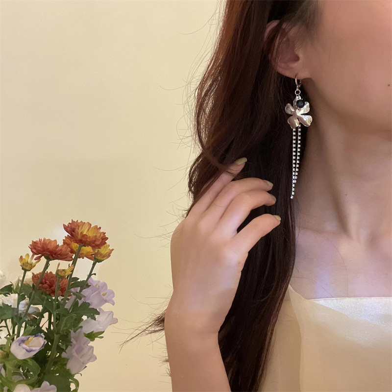 Fashion Flower Alloy Asymmetrical Earringspicture9