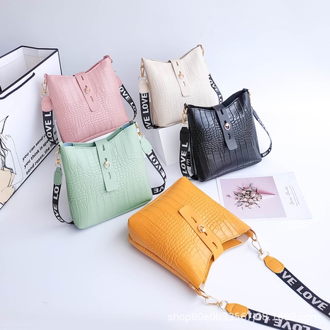 Fashion Crocodile Printing Square Zipper Bucket Bag's discount tags