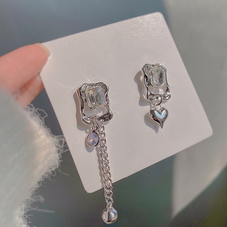 Diamante de aleación de nuevo estilo-Pendientes colgantes de costura de cadena de corazón incrustados's discount tags