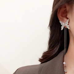 Frau Vintage-Stil Mode Schmetterling Legierung Ohrringe Strass Ohrringe