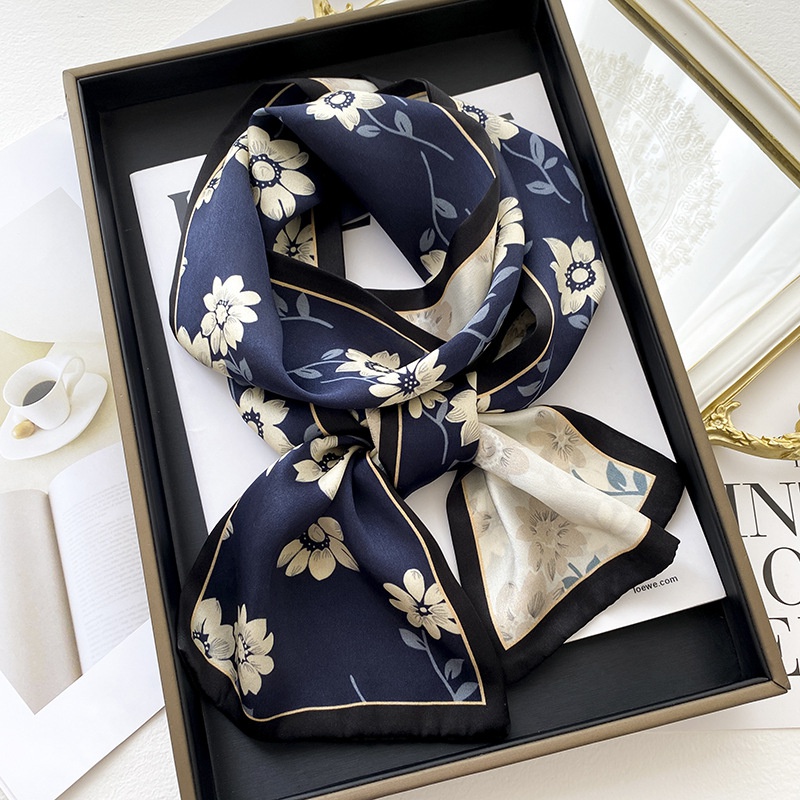 Fashion Floral DoubleSided Blue White Mulberry Silk DoubleLayer Silk Scarf