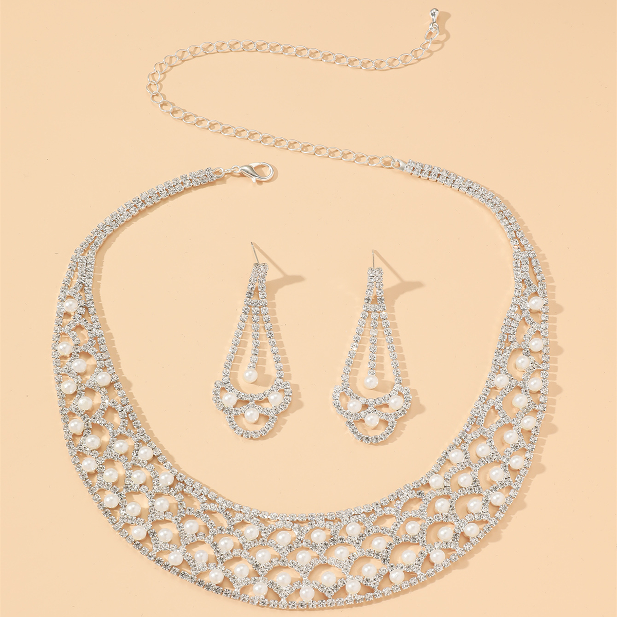 WomenS Luxury Fashion U Shape Alloy Rhinestone Earrings Necklace Jewelry Set Plating Diamond Rhinestone Pearl 1 Setpicture1