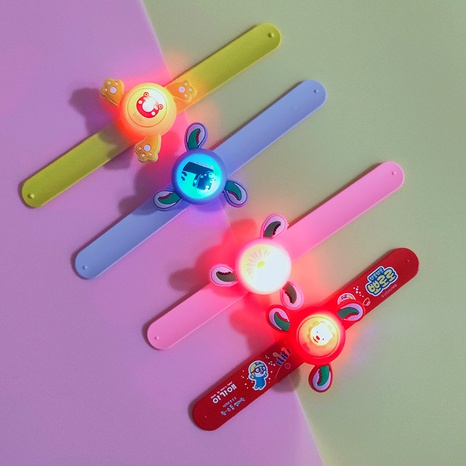 Nouveau Tournant Gyro Anti-Moustique Bracelet de Bande Dessinée Gel de Silicone Slap Bracelet's discount tags