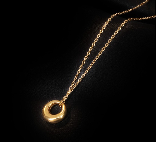Collar chapado en oro de acero de titanio con colgante circular de nuevo estilo Simple's discount tags