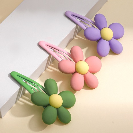Cute Flower Synthetics Resin Hair Clip 1 Set's discount tags