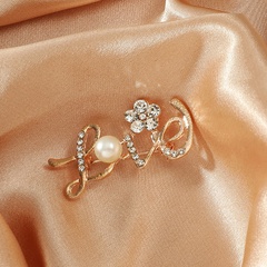 Romantic Letter Alloy Inlay Rhinestone Brooches 1 Piece