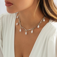 Elegant Water Droplets Imitation Pearl Metal Plating Necklace