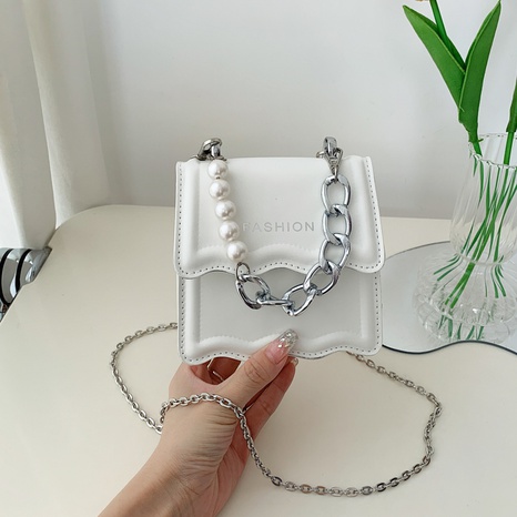 Fashion Solid Color Chain Square Magnetic Buckle Shoulder Bag's discount tags