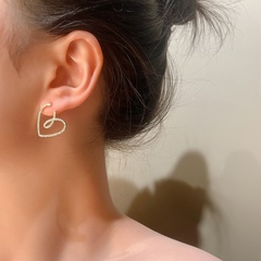 Simple Style Heart Shape Copper Ear Studs Inlay Zircon Copper Earrings