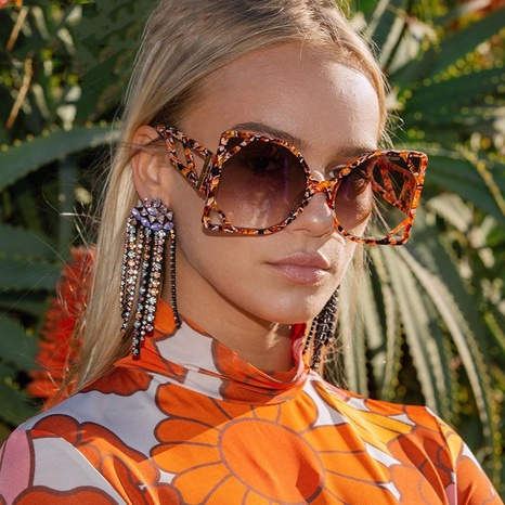 Women'S Fashion Gradient Color Pc Square Polishing Chain Sunglasses's discount tags