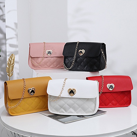 Fashion Heart Shape Lingge Quilted Square Buckle Square Bag's discount tags