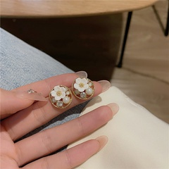 Sweet Flower Arylic Alloy Inlay Artificial Pearls Rhinestone Ear clips Ear Studs 1 Pair
