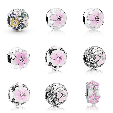 Panjia Pastoral Style Diamant fünf blättriges rosa Gänseblümchen Magnolien legierung Perlen Armband Zubehör's discount tags