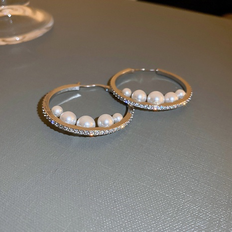 Simple Style Circle Copper Hoop Earrings Inlay Artificial Pearls Rhinestones Copper Earrings 1 Pair's discount tags