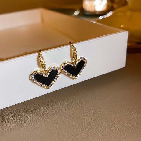 Moda Forma De Corazón Aleación Embutido Diamante De Imitación Pendientes 1 Par's discount tags