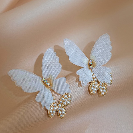 Pendientes de diamantes de imitación con incrustaciones de tela de aleación de perlas artificiales de mariposa a la moda's discount tags