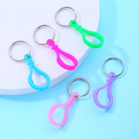 Simple Style Solid Color Plastic Metal Keychain 5 Pieces's discount tags