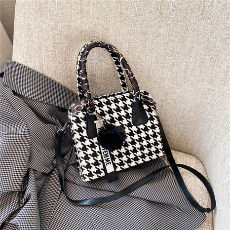 Women'S Medium All Seasons Synthetics Color Block Fashion Square Zipper Handbag's discount tags