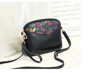 Women'S Mini All Seasons PU Leather Flower Fashion Emoroidery Round Zipper Crossbody Bag