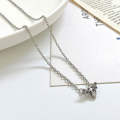 Fashion Bee Alloy Pendant Necklace 1 Piece