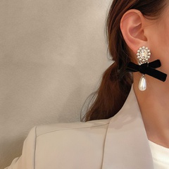 Fashion Geometric Bow Knot Imitation Pearl Alloy Inlay Rhinestones Drop Earrings