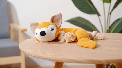 Niedlichen cartoon Fuchs form Pet Spielzeug