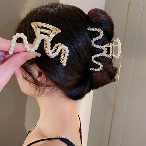 Fashion Waves Copper Rhinestones Pearl Hair Claws 1 Piece's discount tags