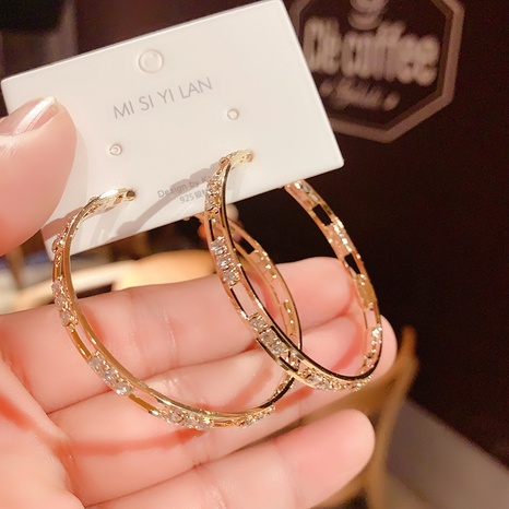 Fashion Round Metal Inlay Rhinestones Women'S Hoop Earrings 1 Pair's discount tags