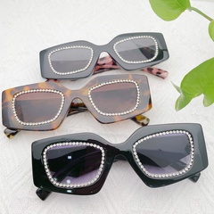 Fashion Solid Color Pc Cat Eye Diamond Full Frame Women's Sunglasses