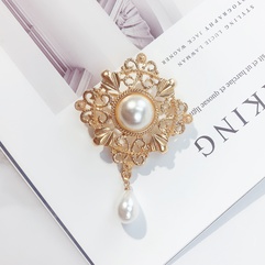Fashion Geometric Alloy Plating Artificial Pearls Women'S Brooches