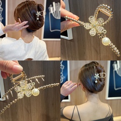 Elegant Fashion Flower Metal Pearl Braid Flowers Artificial Gemstones Artificial Pearls Hair Clip
