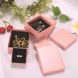 Fashion Simple Style Solid Color Paper Jewelry Boxespicture4