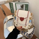 WomenS Mini All Seasons Pu Leather Heart Shape Fashion Square Magnetic Buckle Crossbody Bag Square Bagpicture13