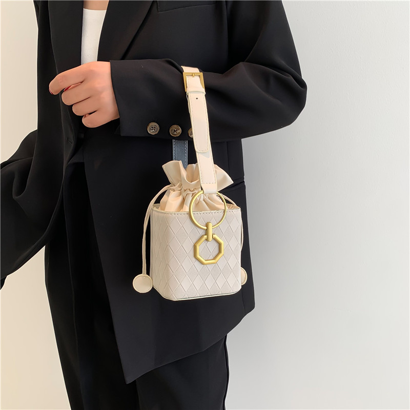WomenS SpringSummer Pu Leather Solid Color Fashion Square String Shoulder Bagpicture2
