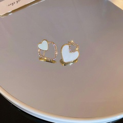 Fashion Heart Shape Alloy Asymmetrical Epoxy Inlay Rhinestones Women'S Ear Studs 1 Pair