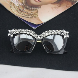 Fashion Solid Color Resin Cat Eye Diamond Full Frame Womens Sunglassespicture9