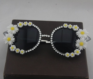 Fashion Flower Resin Round Frame Diamond Full Frame Womens Sunglassespicture11