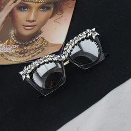 Fashion Solid Color Resin Cat Eye Diamond Full Frame Womens Sunglassespicture5