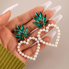 Fashion Heart Shape Alloy Inlay Artificial Pearls Rhinestones Women'S Drop Earrings 1 Pair