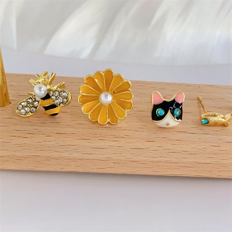 Cute Animal Alloy Enamel Artificial Pearls Rhinestones Women'S Ear Studs 1 Pair's discount tags
