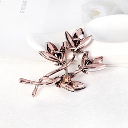 Fashion Flower Alloy Inlay Crystal WomenS Brooches 1 Piecepicture10