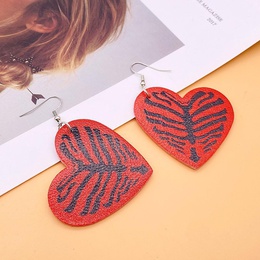 Retro Heart Shape Spider Web PU Leather Hollow Out WomenS Earrings 1 Pairpicture9